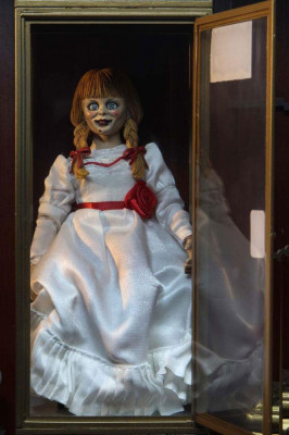 The Conjuring Universe Retro Action Figure Annabelle 20 cm